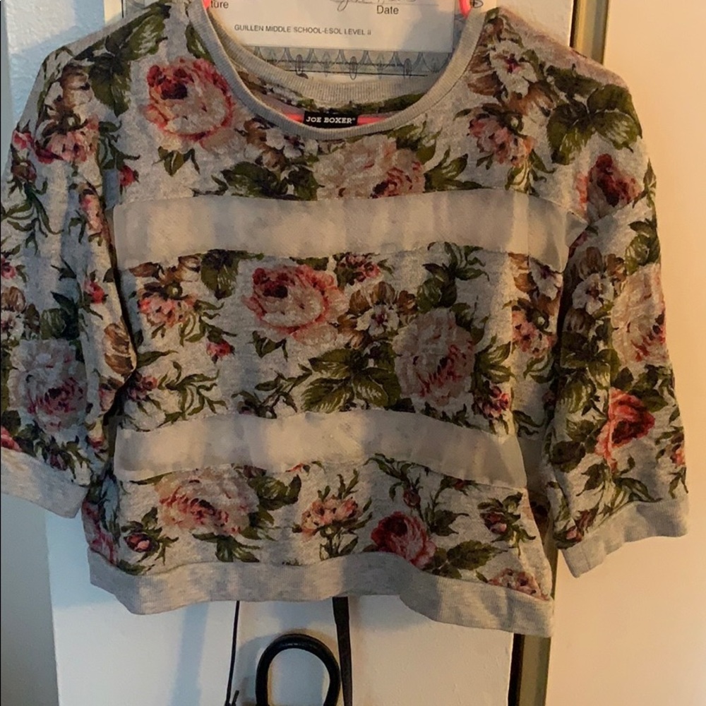 Crop top.